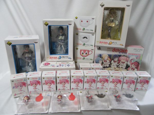 [ summarize set ] magic young lady ...* Magi ka*... Magi ka*.. Magi goods figure PSP... Cara 