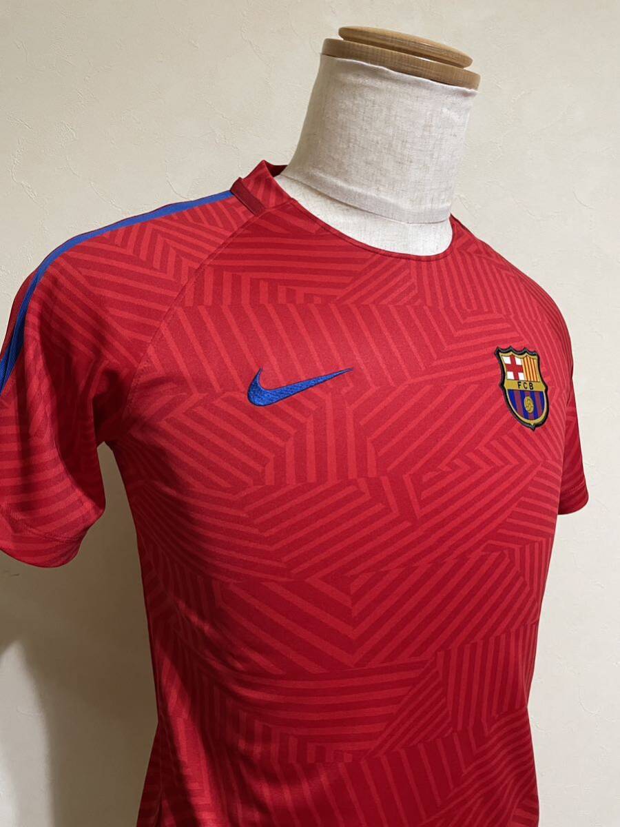 【美品】 FC BARCELONA ナイキ バルセロナ ユニフォーム 切替し トレーニング ウェア トップス ジュニアサイズL 半袖 赤 総柄 155/76_画像9