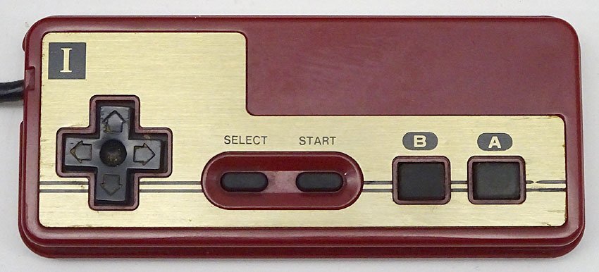 緑屋z■ファミリーコンピューター ファミコン 初期型 HVC-001 四角ボタン 本体  箱付 レトロ  i9/4-397/30-3#100の画像3