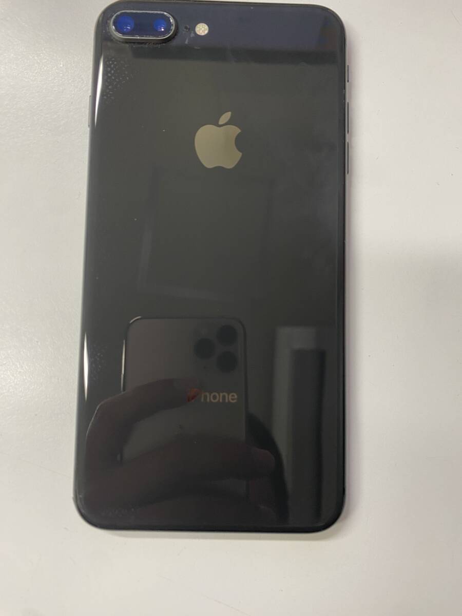 【SIMフリー】Apple iPhone8Plus 64G ブラック　au◯　 アクティベーションロックなし　本体のみ　中古_画像1