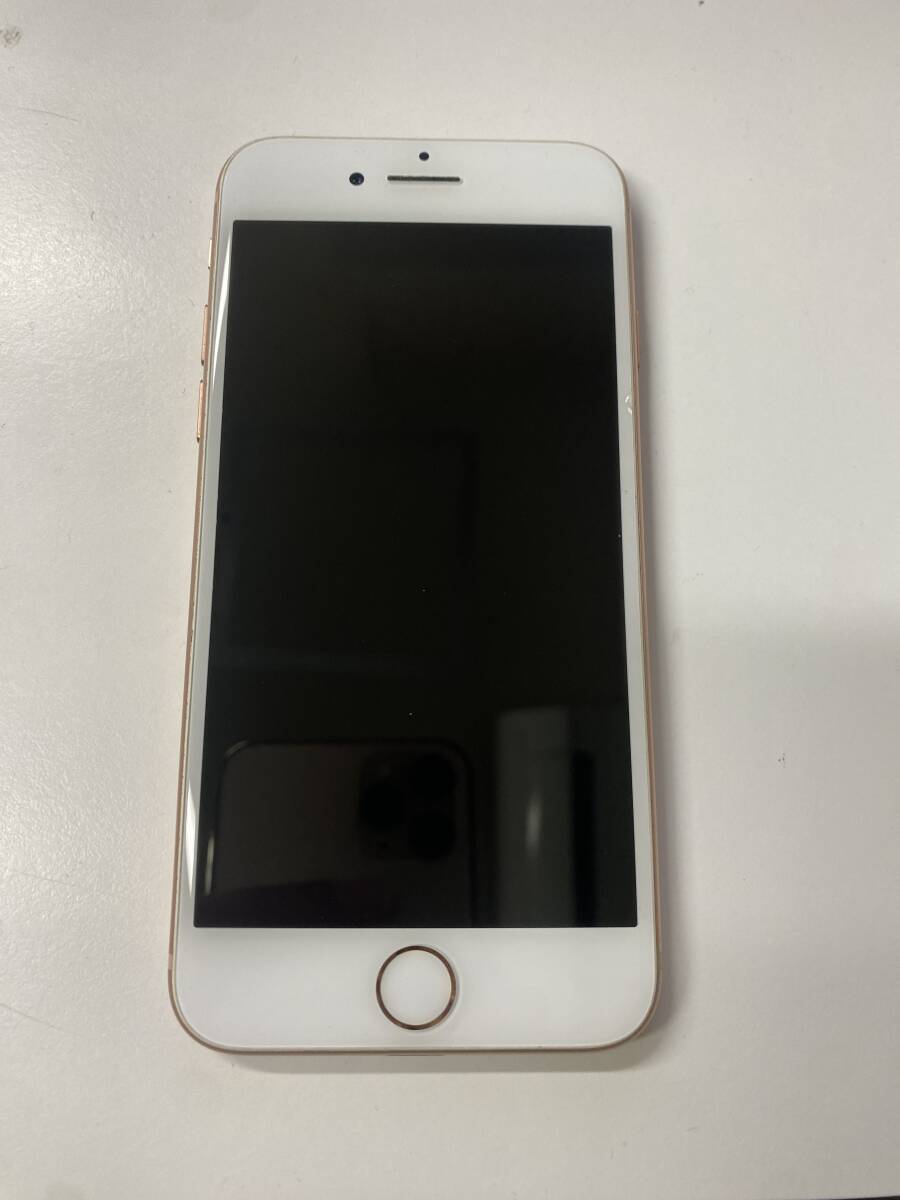 【SIMフリー】Apple iPhone8 64G 背面にヒビ有り　ゴールド 　au◯　 アクティベーションロックなし　本体のみ　中古_画像1