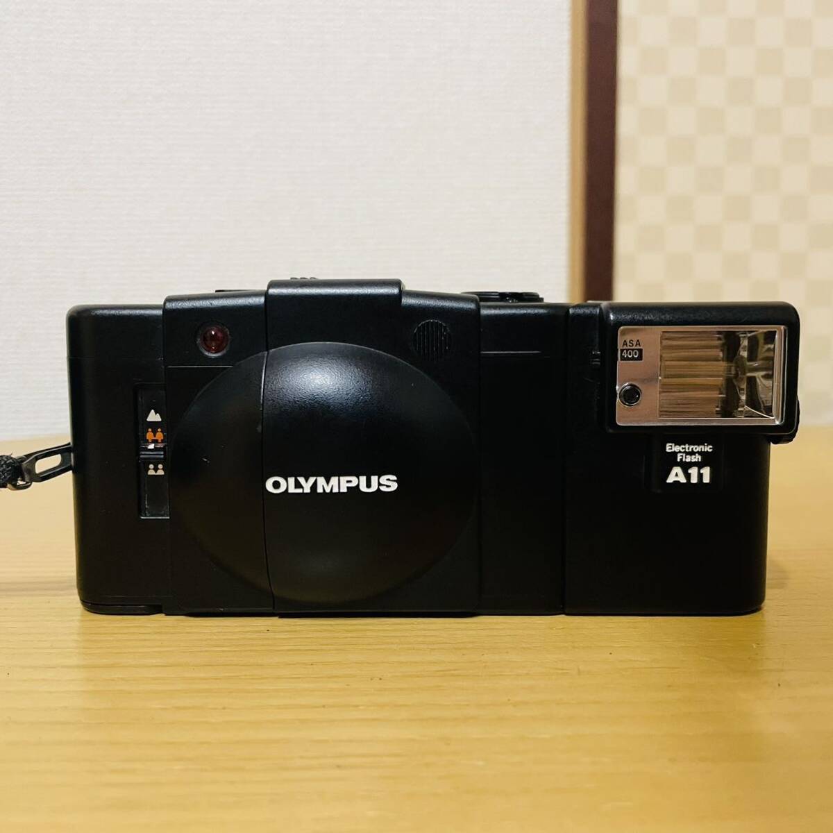 OLYMPUS オリンパス XA2 コンパクトフィルムカメラ A11 DZUIKO 35mm f:3.5 ストロボセットの画像1