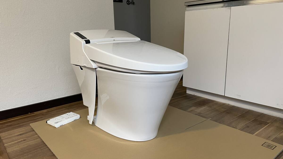 Yahoo!オークション - 展示未使用品 タンクレスシャワートイレ Yahoo!オークション - 展示未使用品 タンクレスシャワートイレ