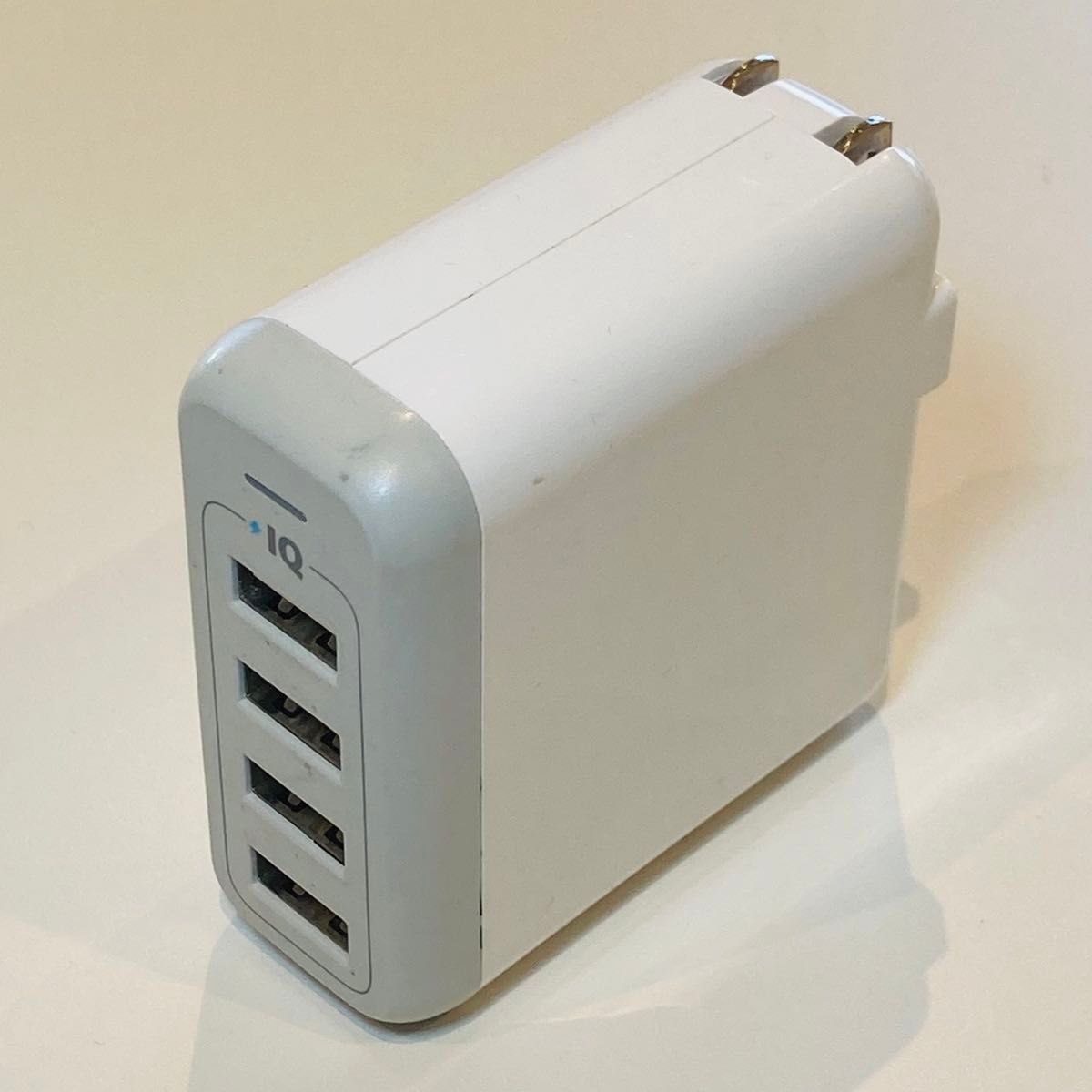 ANKER PowerPort 4 40W 4ポート USB急速充電器 ホワイト