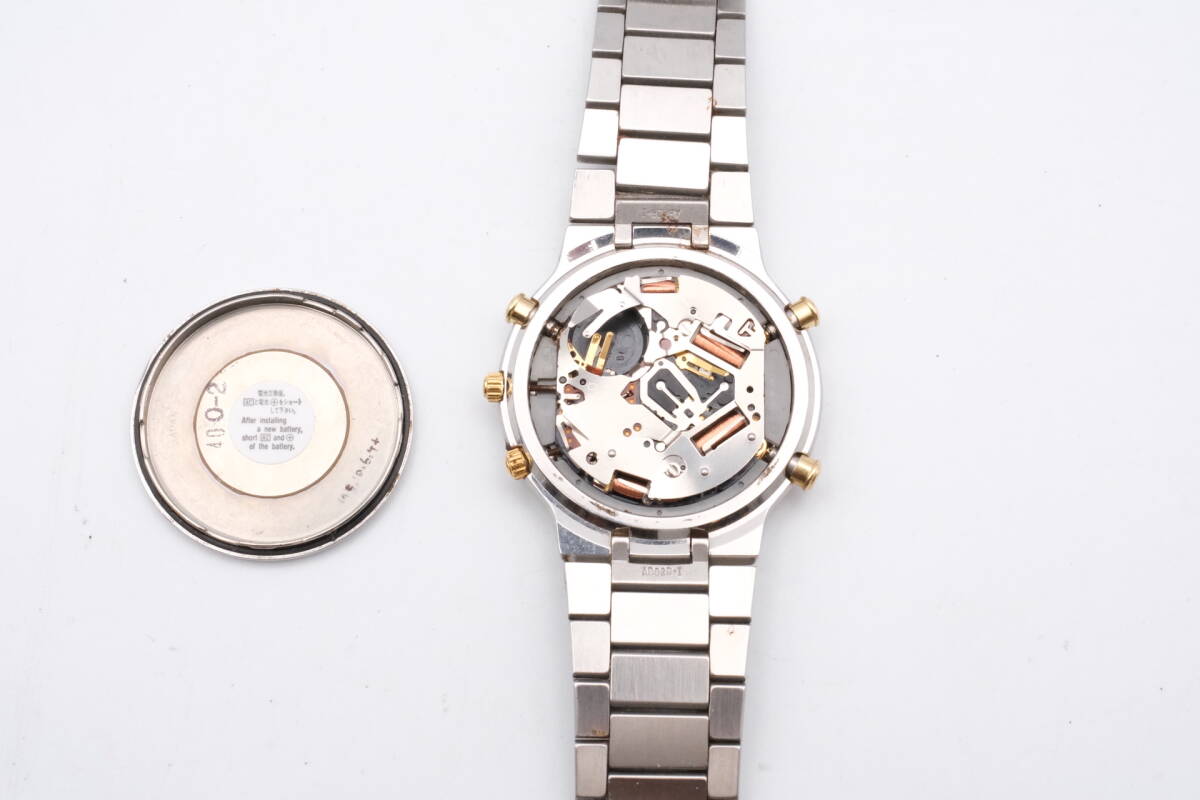 【動作未確認】 SEIKO WORLD TIME セイコー ワールドタイム 5T52-7A00 クォーツ QZ クロノグラフ デイト 腕時計 白文字盤 ホワイト の画像3