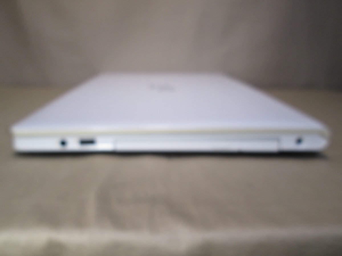 富士通 FMV LIFEBOOK AH30/A3【AMD E1-7010 1.5GHz】　【Win10 Home】 Libre Office 長期保証 [88836]_画像5