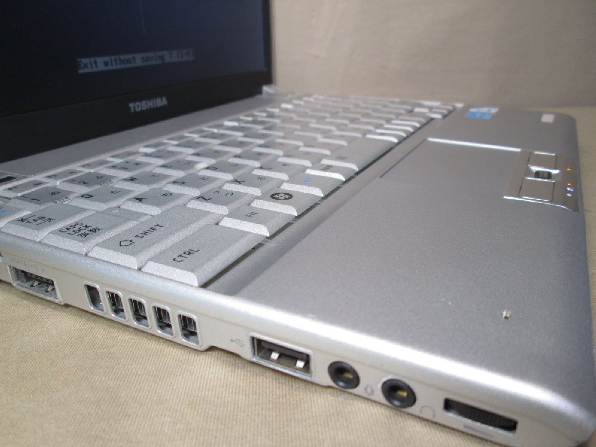 東芝 dynabook SS TL130E/2W【Celeron 743 1.3GHz】 【Windows7世代のPC】 2980円均一 電源投入可 ジャンク 送料無料 [89160]の画像3