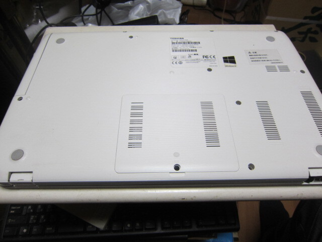 TOSHIBA dynabook T654/57KW PT65457KBXW Core i3-4005U 1.7GHz/8GB/750GB/ブルーレイ/タッチパネル/ラップトップ部に難あり_画像9