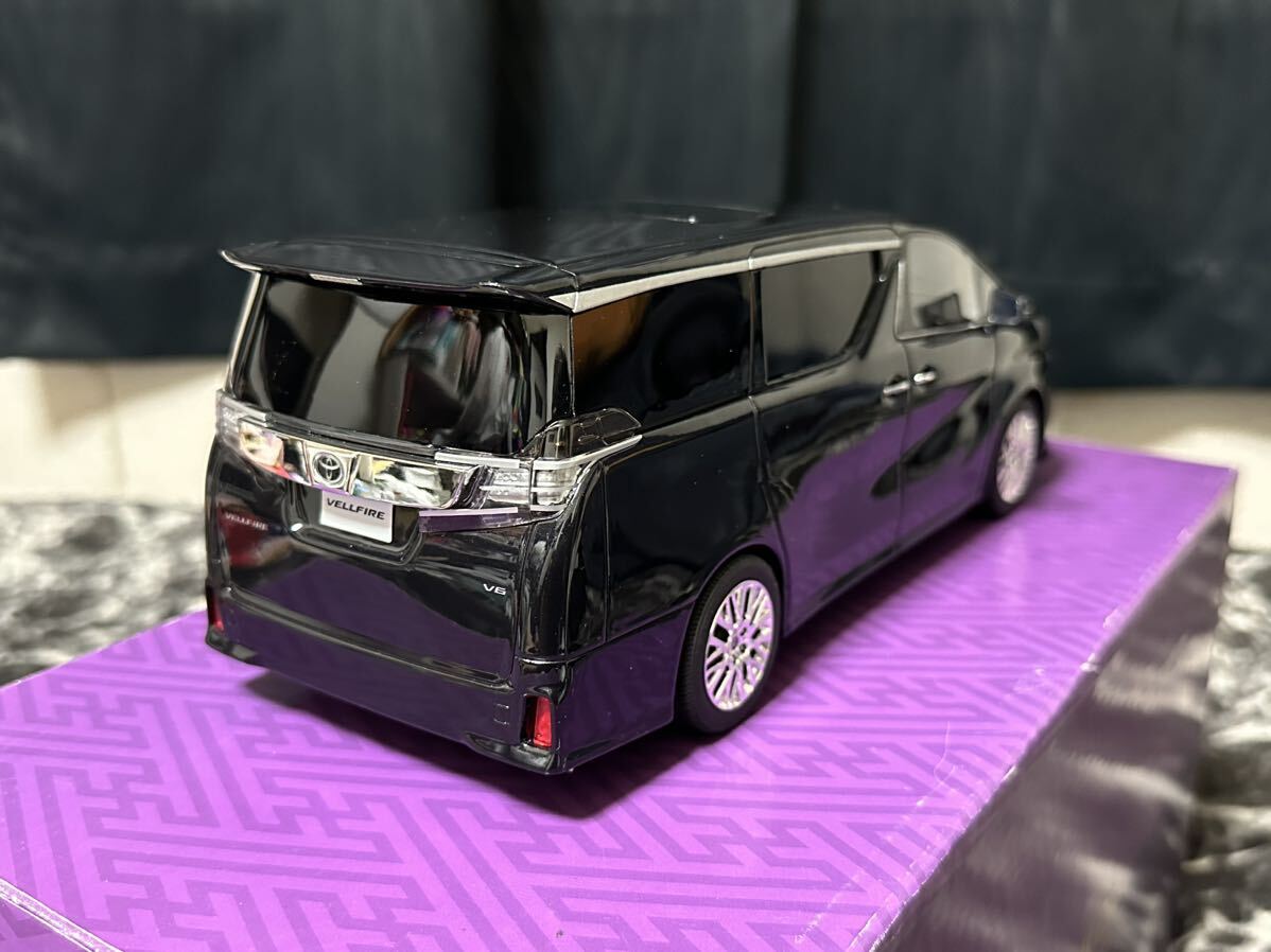 1/18 Kyosho Toyota Vellfire 