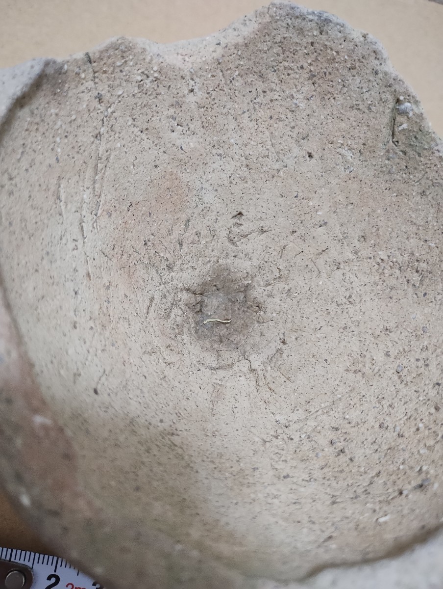 弥生土器残欠 自立する土器片 表面の線の模様きれい_画像3