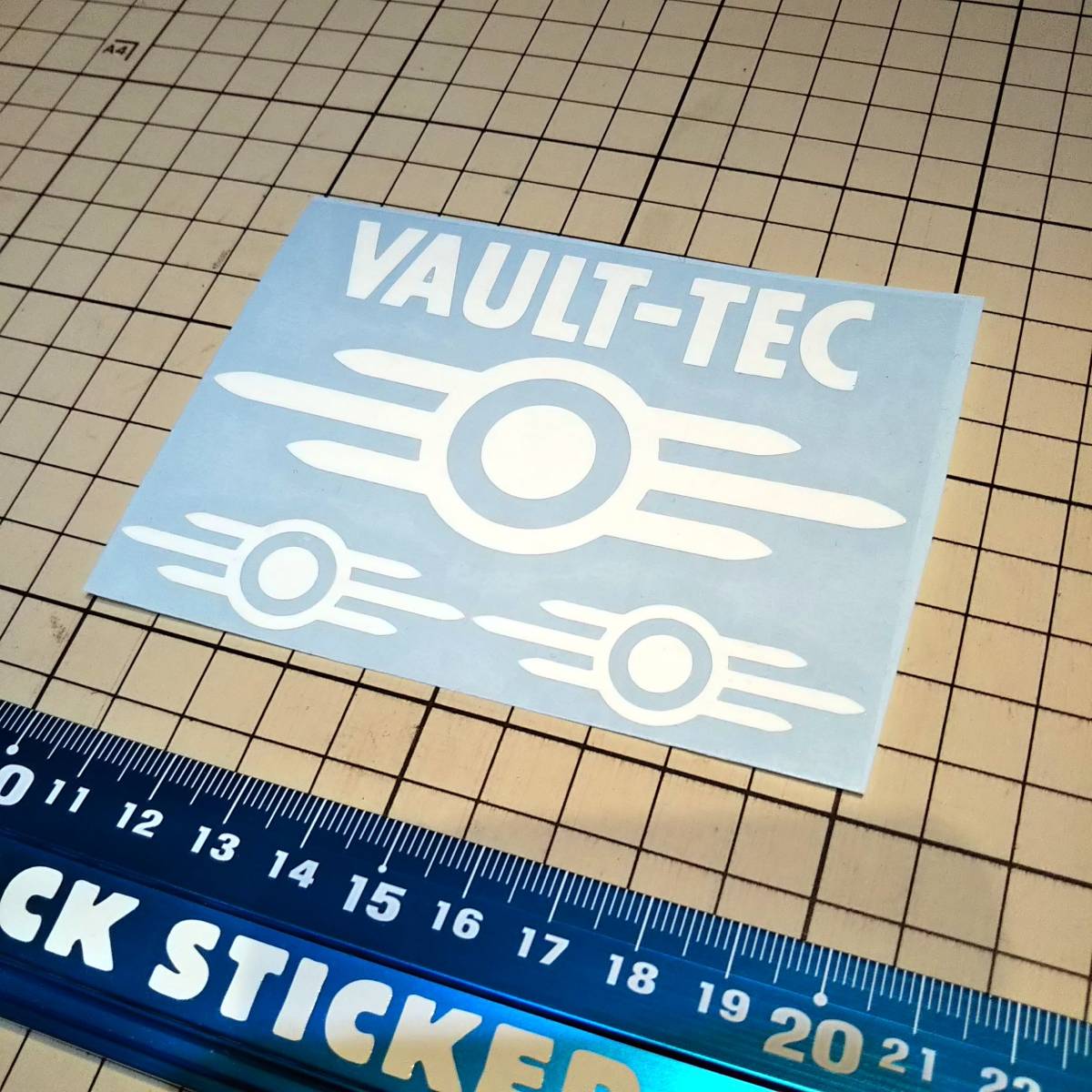 ★ステッカー★ VAULT-TEC ボルトテック の画像1