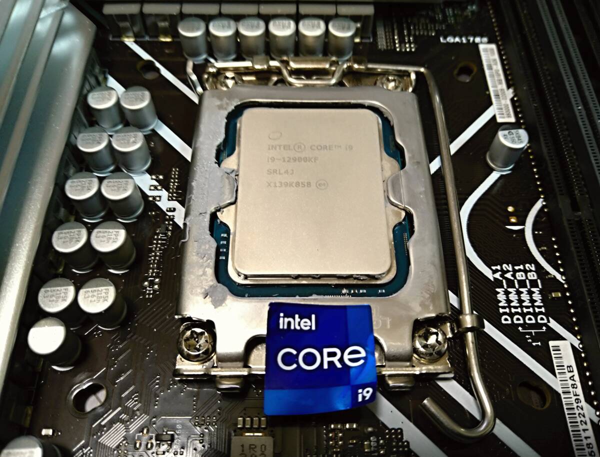 Intel Core i9 12900KF CPU LGA1700 +ASUS Z690-P D4 + 玄人志向 KRPW-GR1000W/90+ 80PLUS GOLD 中古3点セットの画像1