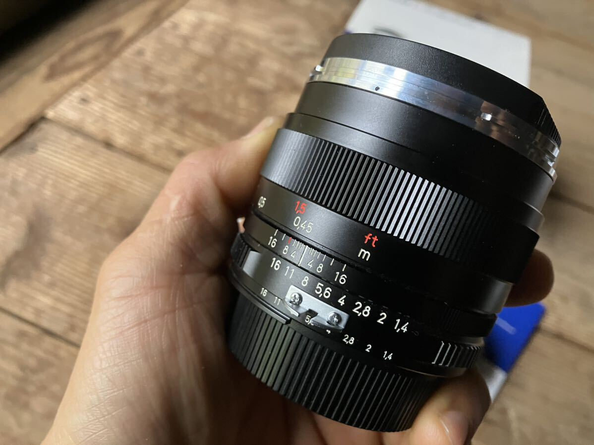 新品同様Carl Zeiss カールツァイス Planar プラナーT＊ 50mm f1.4 ZF マニュアルレンズ ニコンの画像2