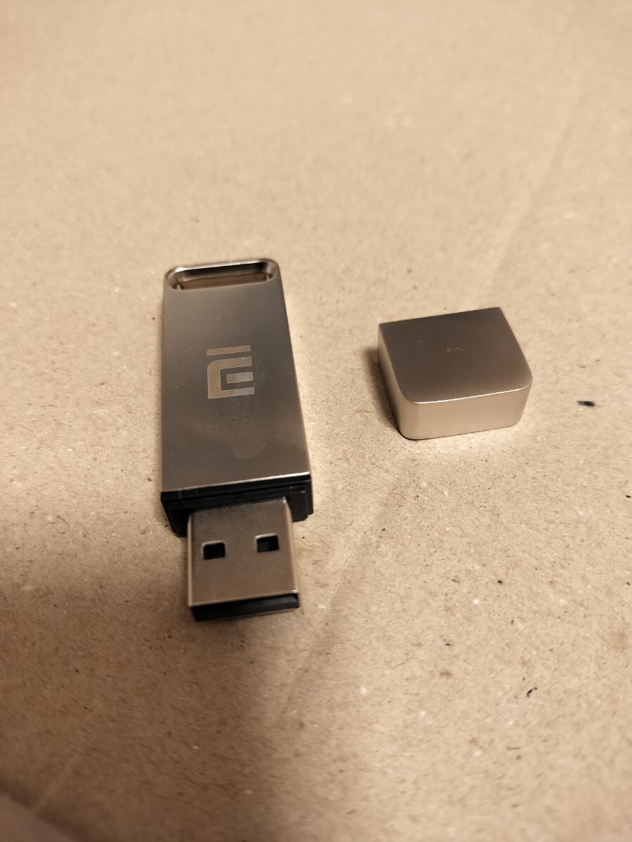 2TB　(2000GB) 　USBメモリー　シルバー　キャップ付き USB メモリ キャップ式_画像5