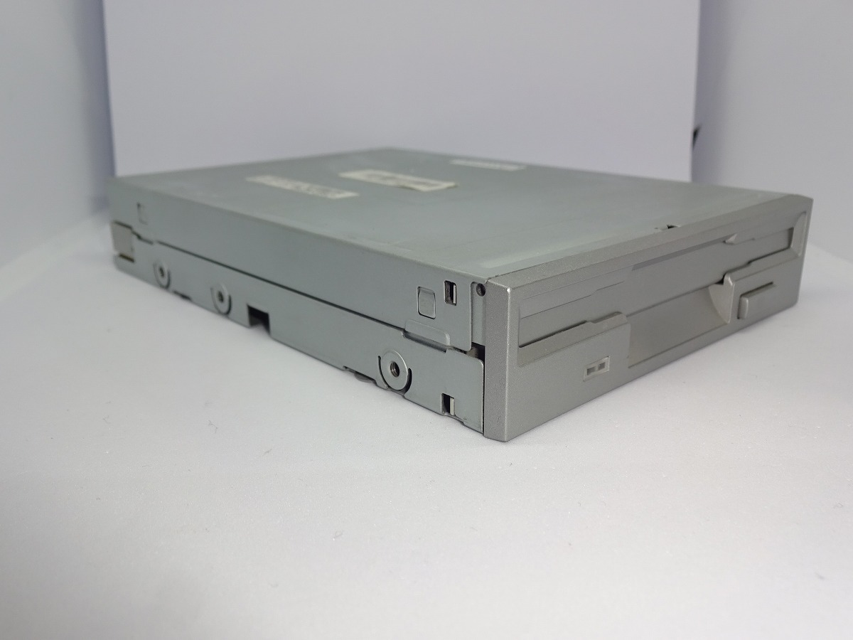 Y-E DATA 内蔵3.5インチ フロッピーディスクドライブ YD-702D-6238D ジャンク_画像4
