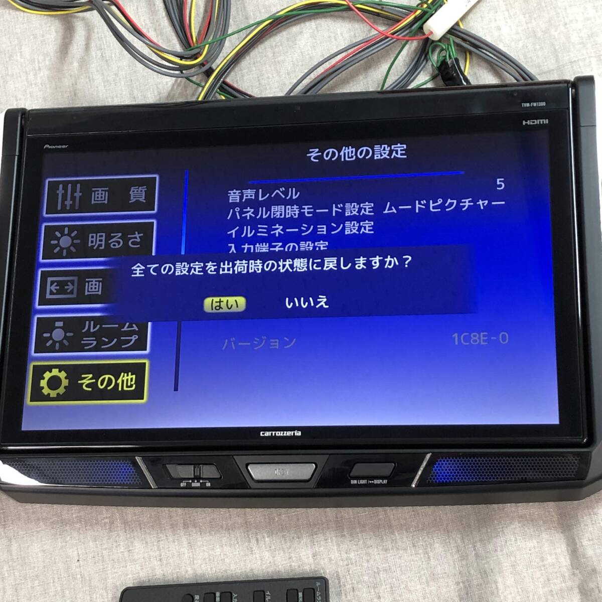 現状品 パイオニア フリップダウンモニター TVM-FW1300-B 13.3インチ ブラック フルHD ルームランプあり カロッツェリアの画像4