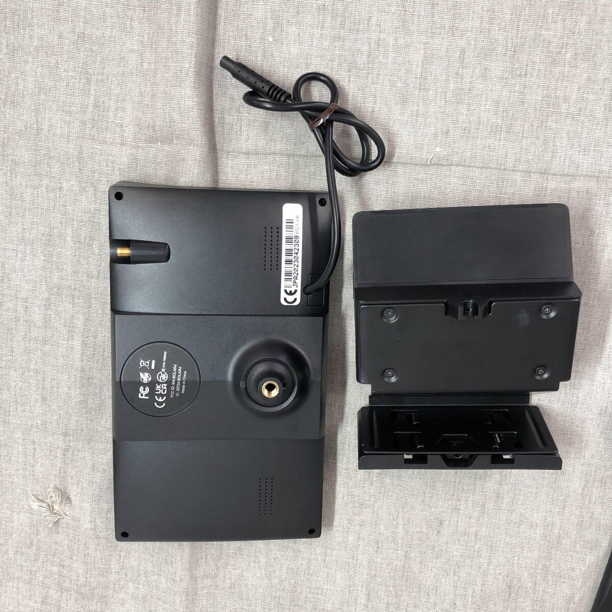 現状品　AUTO-VOX ワイヤレスバックモニター 7インチバックカメラモニターセットバックカメラソーラー 1080P　SOLAR4