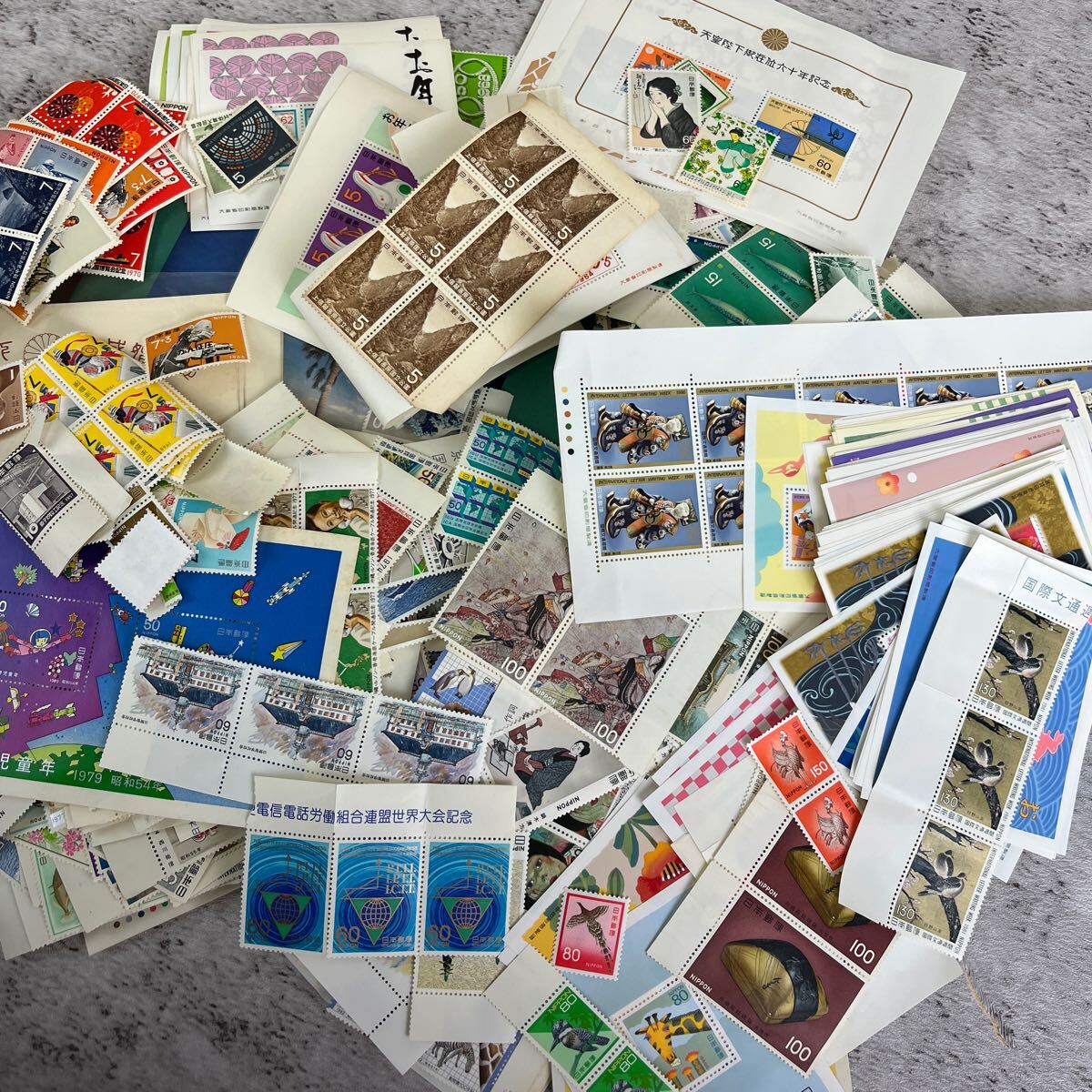切手大量まとめ シート バラ 日本郵便 記念切手 他  額面約71000円分の画像1