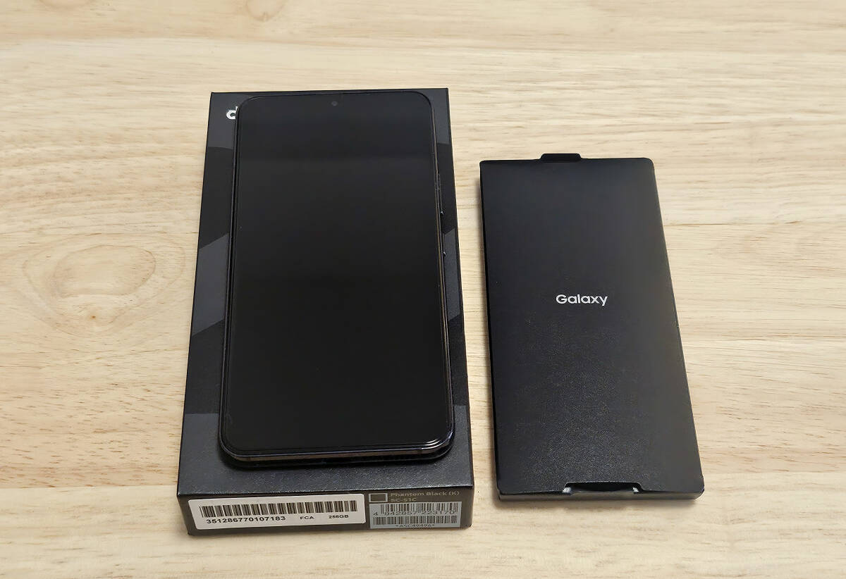 SAMSUNG Galaxy S22 SC-51C 8GB 256GB ファントムブラック Docomo SIMロックフリー_画像1