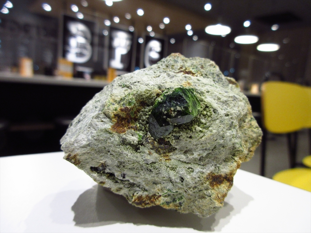 外国産鉱物標本 イラン産 デマントイド(灰鉄柘榴石)の画像8