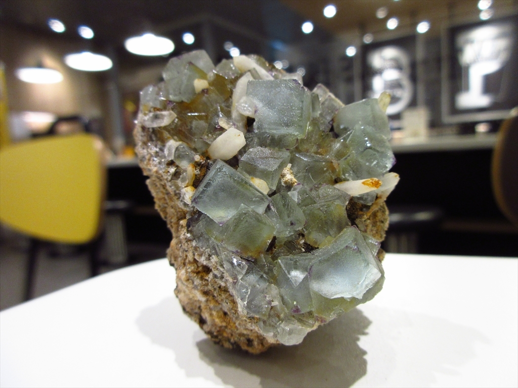 外国産鉱物標本　ナミビア産　フローライト(蛍石)/クォーツ(水晶)_画像1