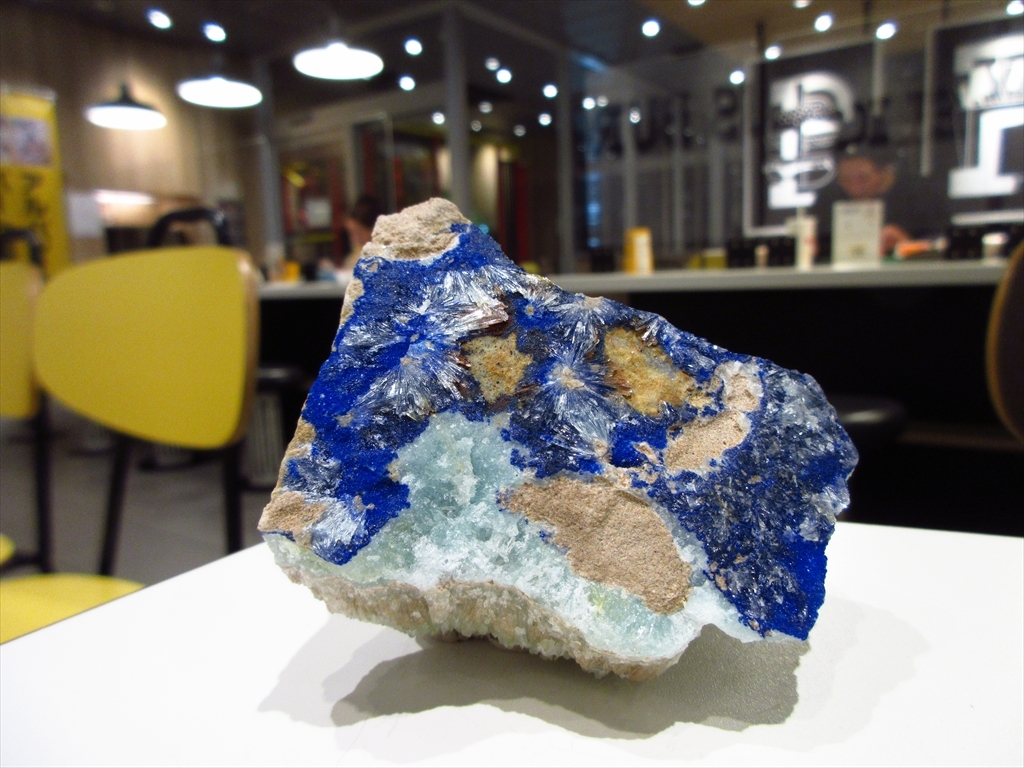 外国産鉱物標本　パキスタン産　アラゴナイト(霰石)/アズライト(藍銅鉱)_画像4