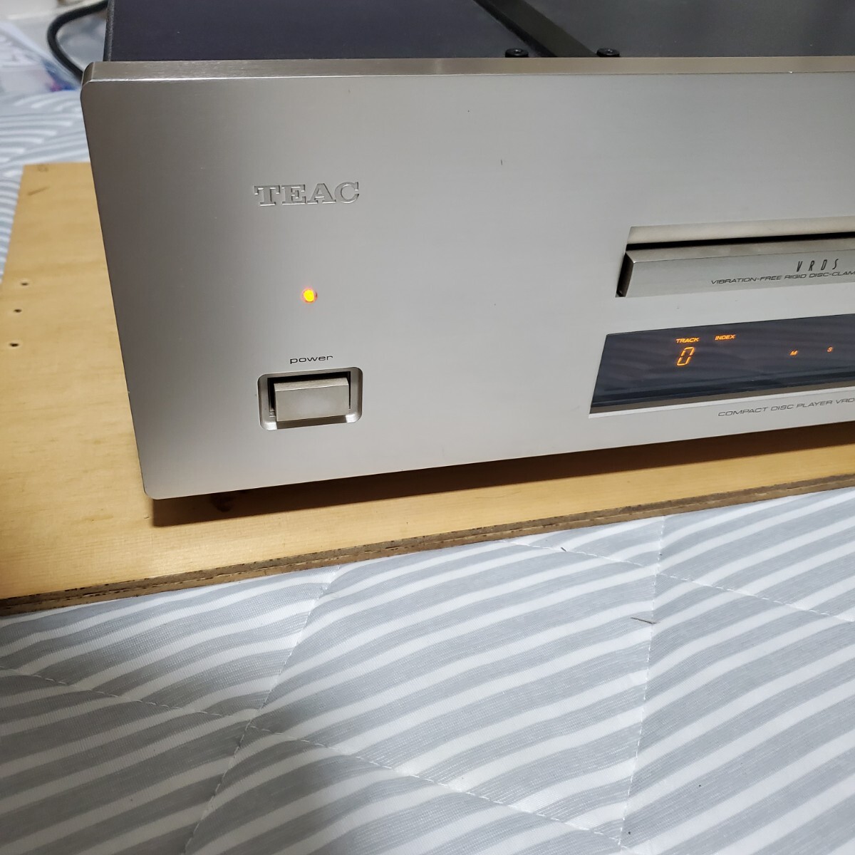 即決　TEAC VRDS-25xs CDデッキ　ジャンク_画像2