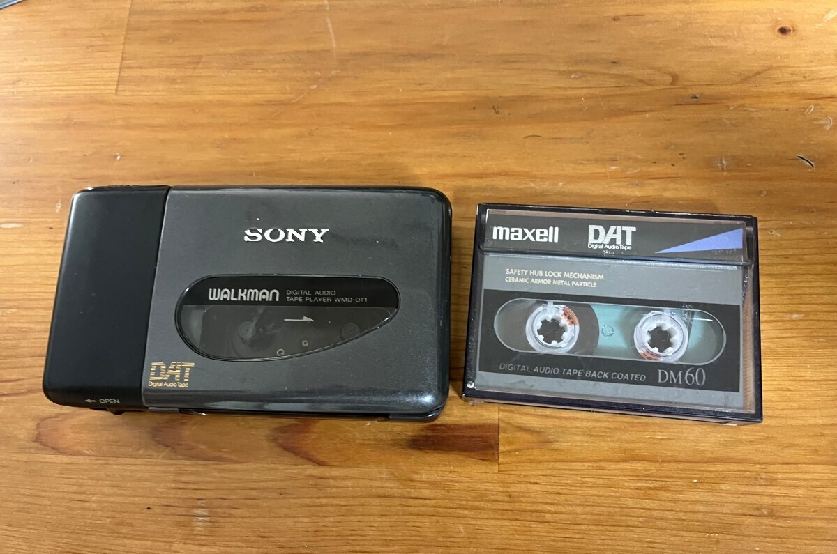 18700円 【②-D5】 SONY ソニー WALKMAN ウォークマンDAT 18700円 【②-D5】 SONY ソニー WALKMAN ウォークマンDAT