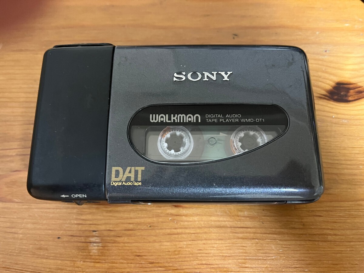 [②-D5] SONY Sony WALKMAN Walkman DAT cassette tape attaching rare retro 