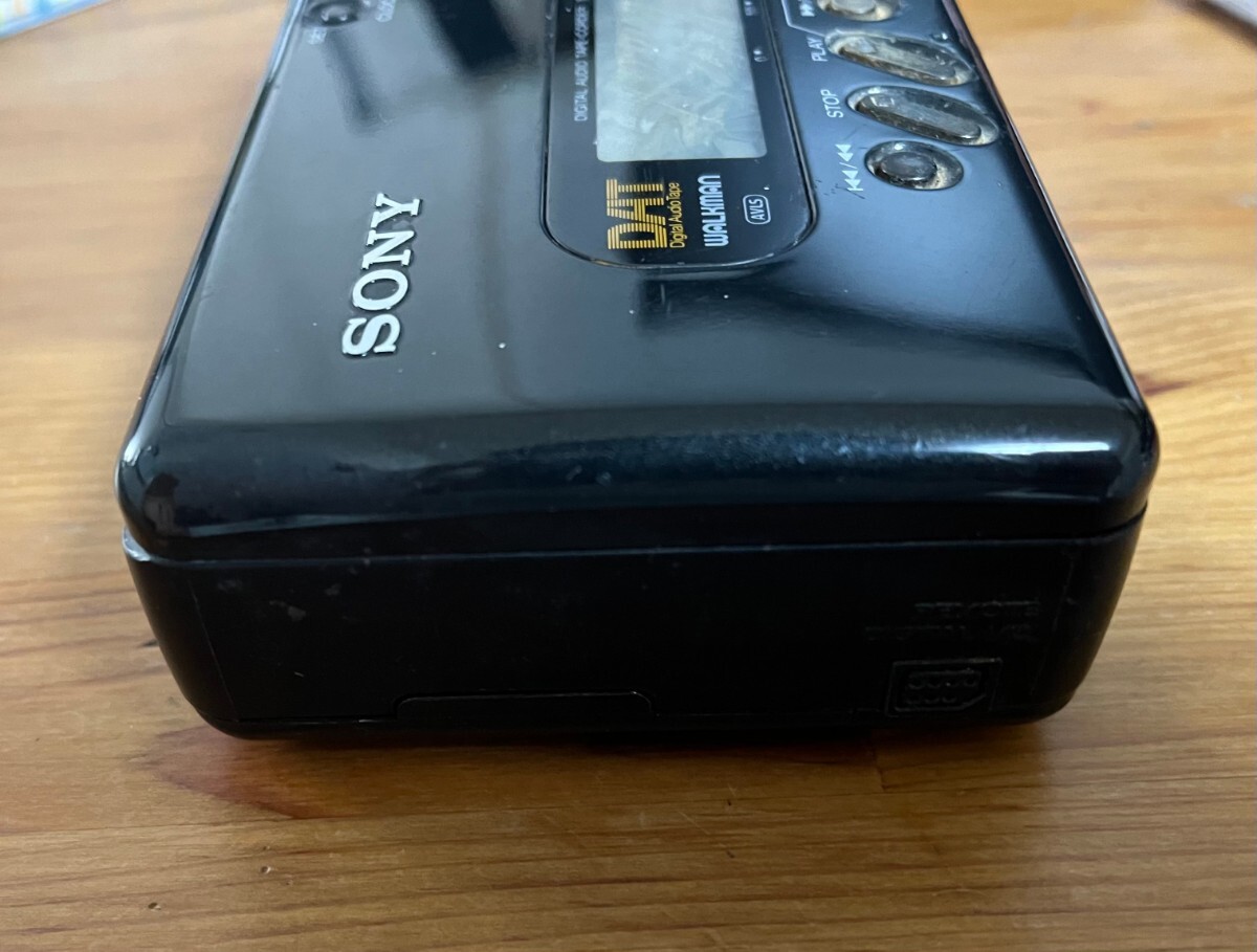 [②-D5]SONY Sony TCD-D8 WALKMAN Walkman rare retro 