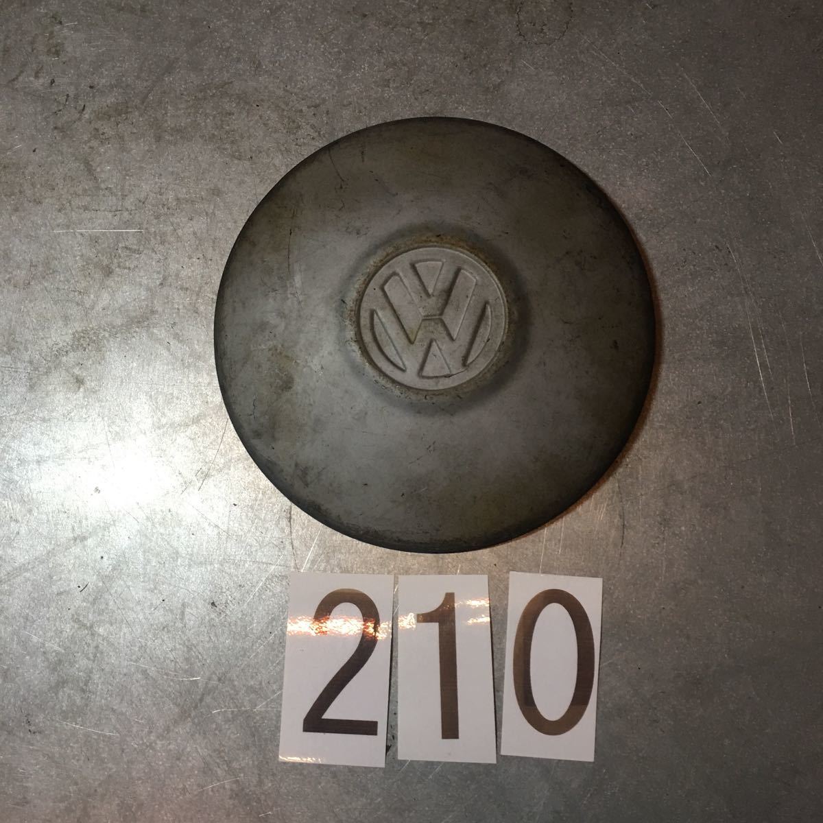 空冷 VW フォルクスワーゲン ホイールキャップ 4穴用 15インチ 純正ホイール用 NO.210_画像1