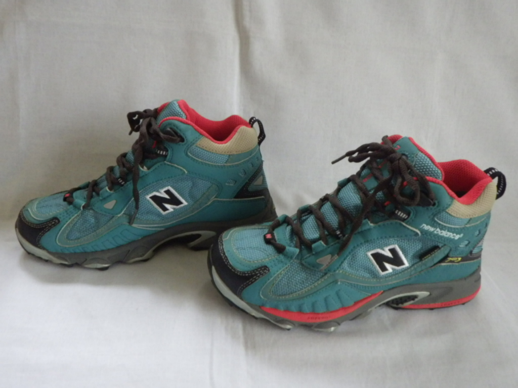  beautiful goods! New balance. trekking shoes 703 Gore-Tex lining . color ... feeling 