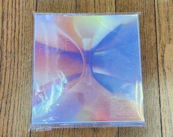 宇多田ヒカル　CDアルバム　2枚組　science fiction 　初回完全限定生産盤　限定ステッカー付き