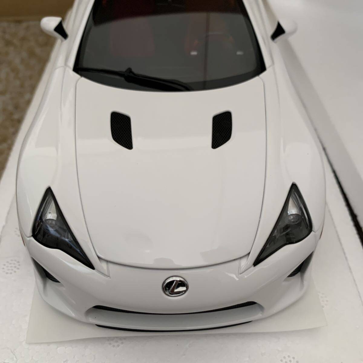 AUTOart 1/18 レクサス LFA （ホワイテスト・ホワイト） 78850AUTOart の画像1