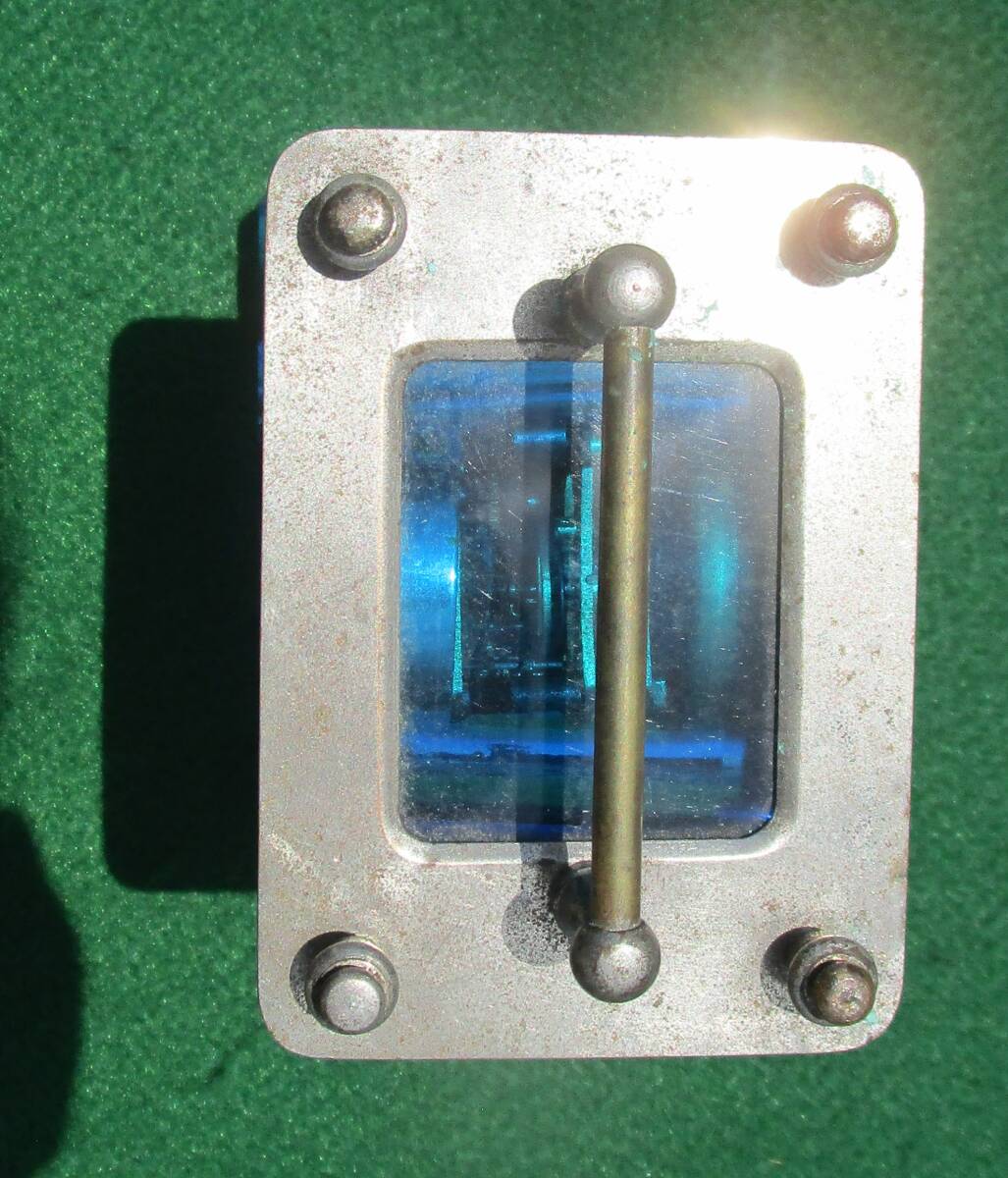 セイコー　置時計　SEIKO　青色ガラス　目覚まし時計　昭和レトロ　ガラスの底ひびあり　手巻き　時計　中古　ジャンク品　1個_画像5