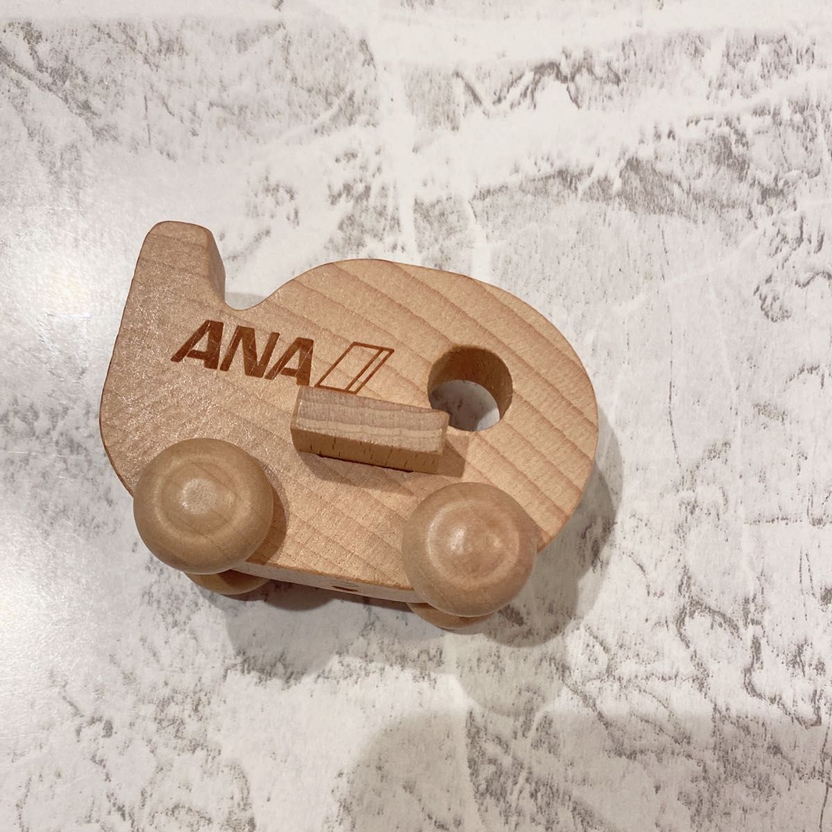 【非売品】ANA 飛行機　おもちゃ　木彫り風