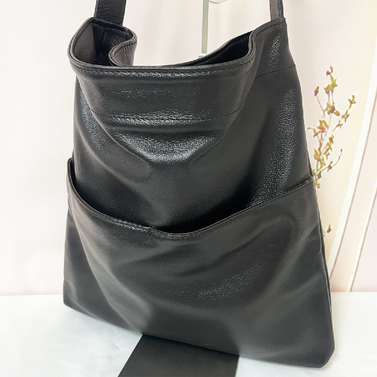  standard * handbag regular price 12 ten thousand *Emmauela* Italy * milano departure * high quality cow leather original leather light weight high capacity shoulder .. tote bag going to school commuting everyday M/46 rhinoceros 