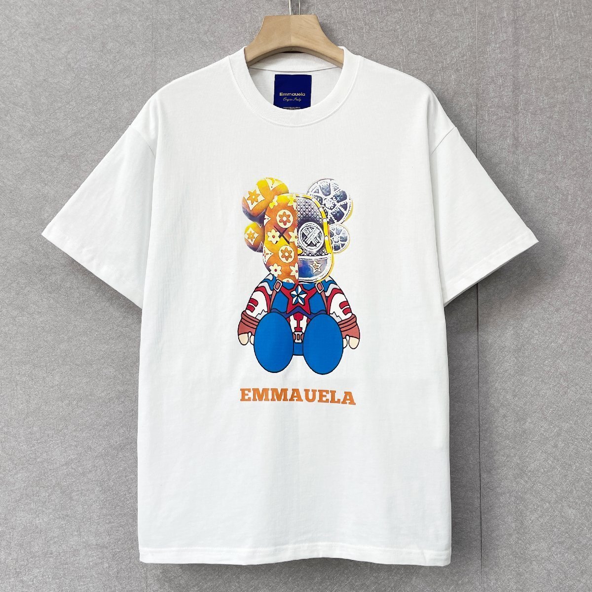 個性・半袖Tシャツ 定価2万◆Emmauela・イタリア・ミラノ発◆米国綿 快適 薄手 モノグラム おしゃれ ベアブリック/Bearbrick L/48サイズ_画像1