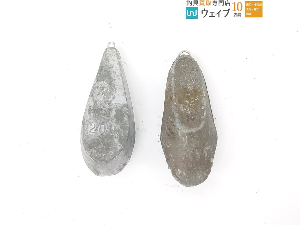  six rectangle fishing sinker trunk . fishing sinker etc. number number approximately 120~200 number gross weight approximately 11.3kg set ... fishing sinker .