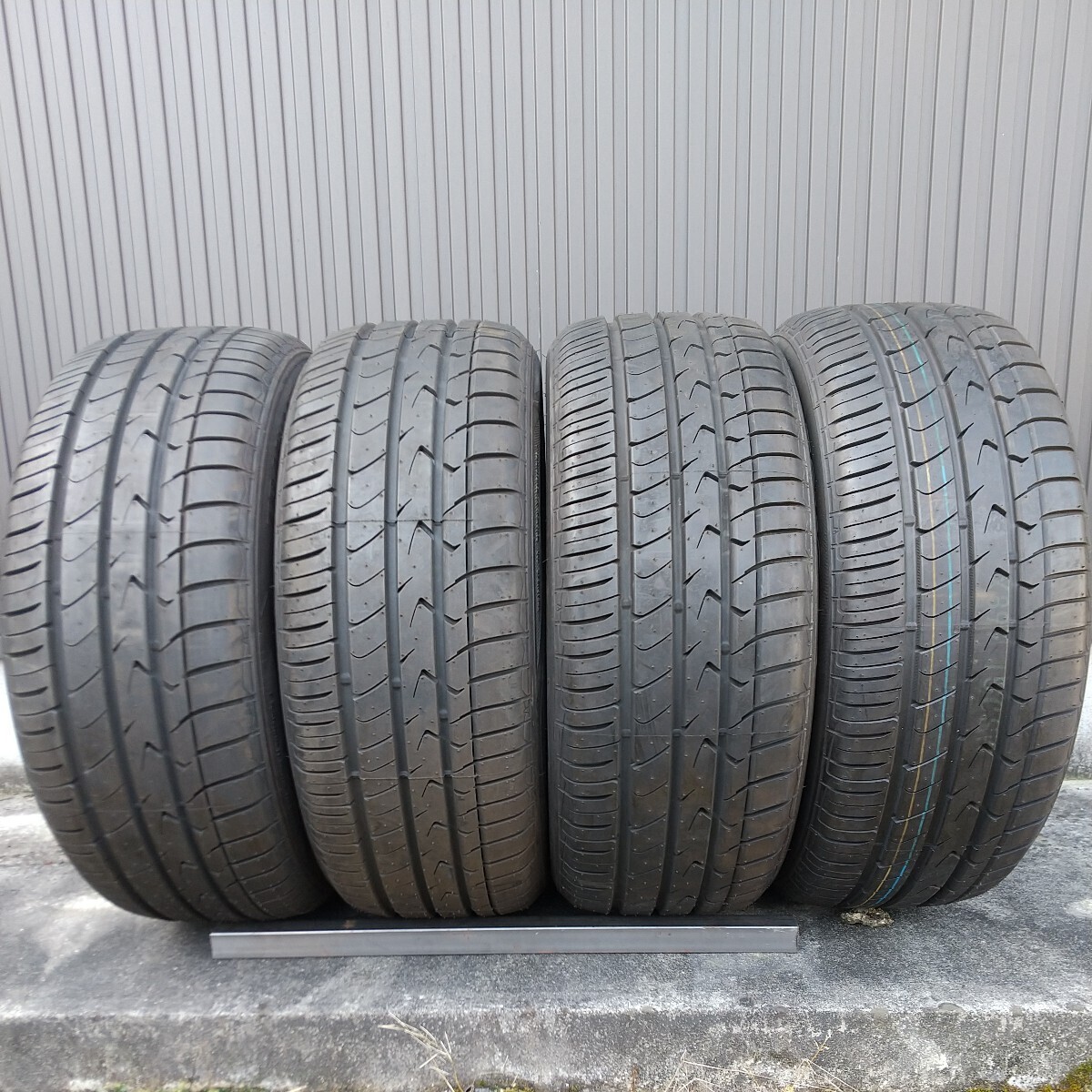 ジャンク トーヨートランパスMPZ 235/50R18 中古セットからの外し 製造年式違い ４本_画像1