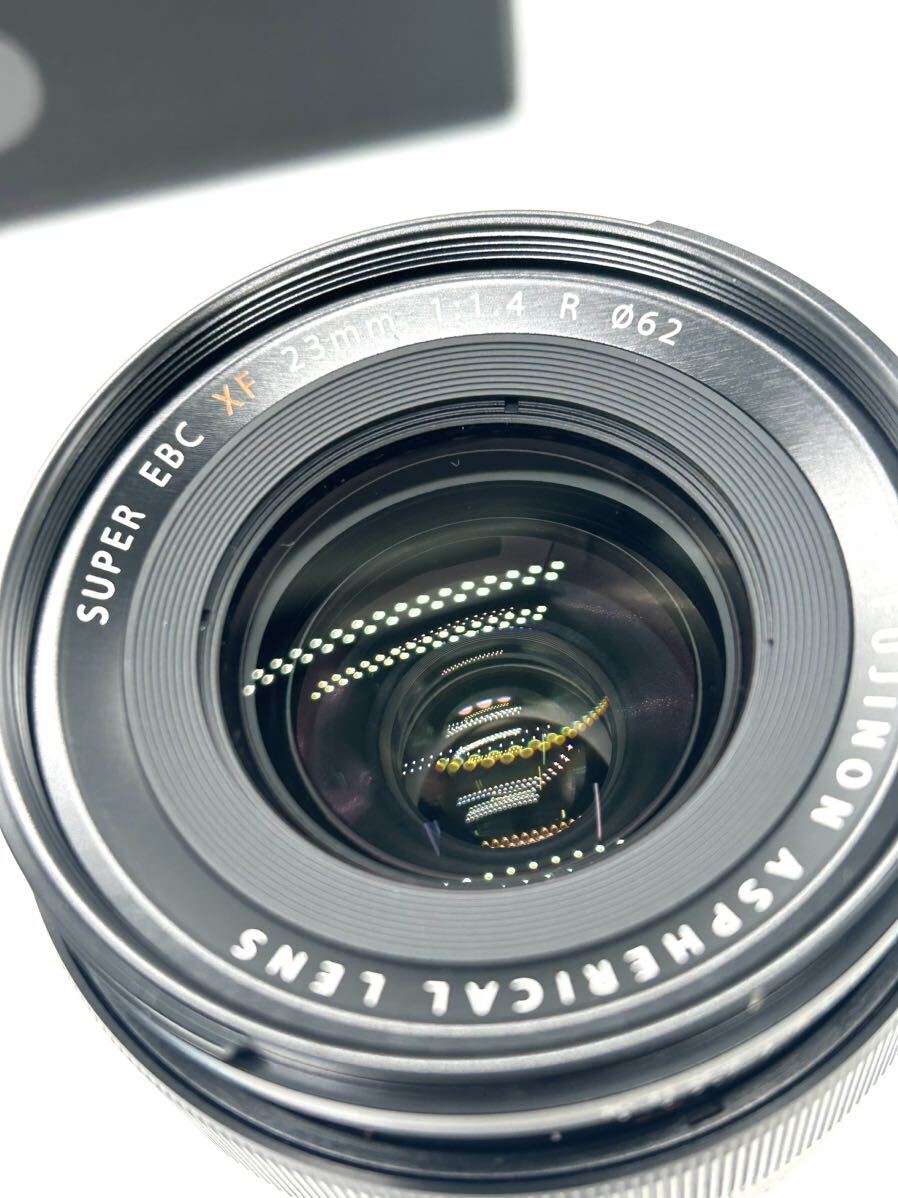 美品 Fujifilm フジ FUJINON ASPHERICAL SUPER EBC XF 23mm F1.4 R オート＆マニュアルフォーカス 単焦点レンズの画像2
