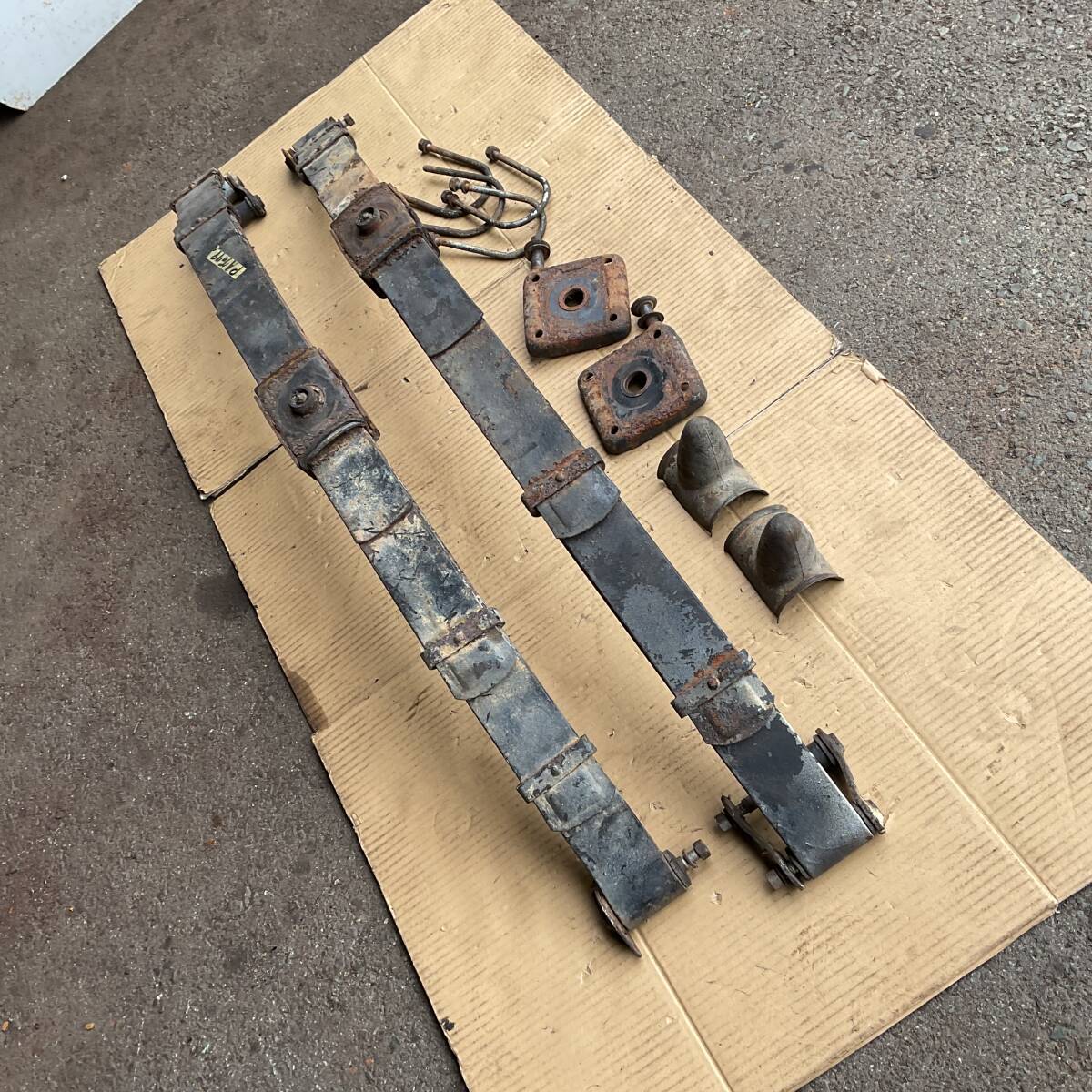  Nissan Gloria 2000PA30. leaf spring б/у.