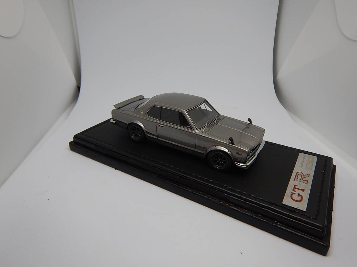 1/43 ignition model  Nissan Skyline 2000 GT-R (KPGC10) silver 0004 ワタナベホイール 台座側面に難あり！の画像6