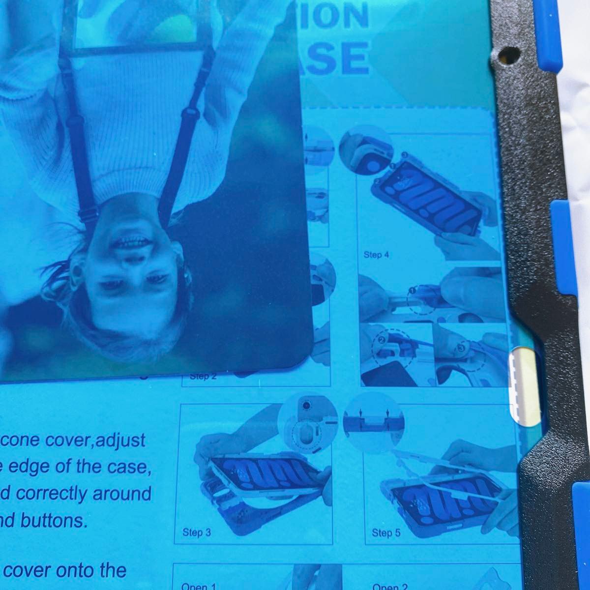 iPad 第10世代 10.9 インチ ケース フィルム付き  ケース回転 ハンドホルダー スタンド 肩掛け ブルー
