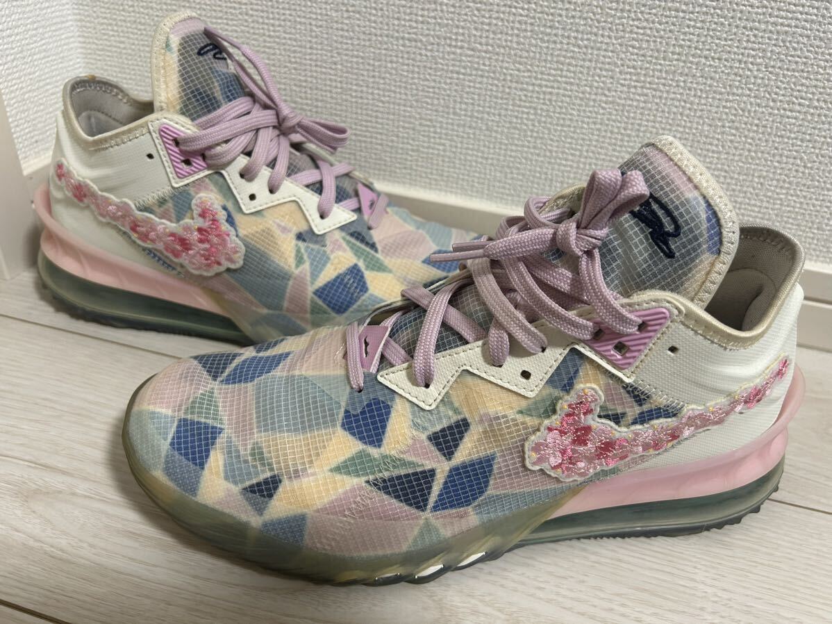 atmos × Nike LeBron 18 Low Cherry Blossom 桜モデル 27.5cm の画像1