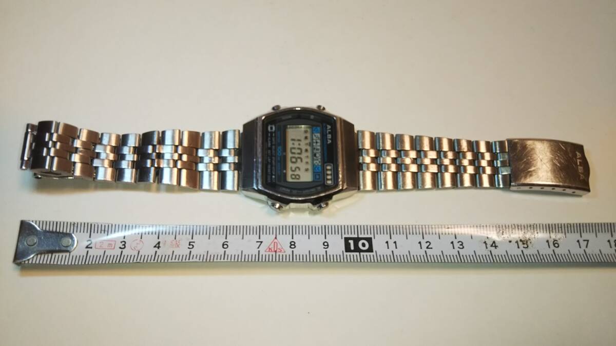 ★大特価！新品電池交換済み！★ SEIKO ALBA/セイコーアルバ デジタル腕時計/V749-5140/昭和レトロ デジタル腕時計の画像4