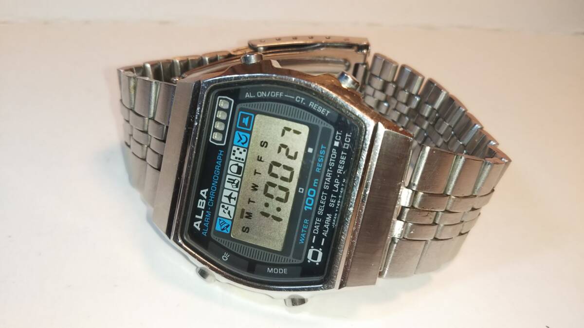 * сильно сниженная цена! новый товар батарейка заменена!* SEIKO ALBA/ Seiko Alba цифровой наручные часы /V749-5140/ Showa Retro цифровой наручные часы 