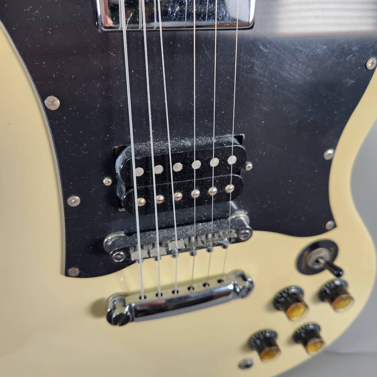 1円スタート Gibson エレキギター ヴィンテージギター SGタイプ レア品 クラシックホワイトの画像2