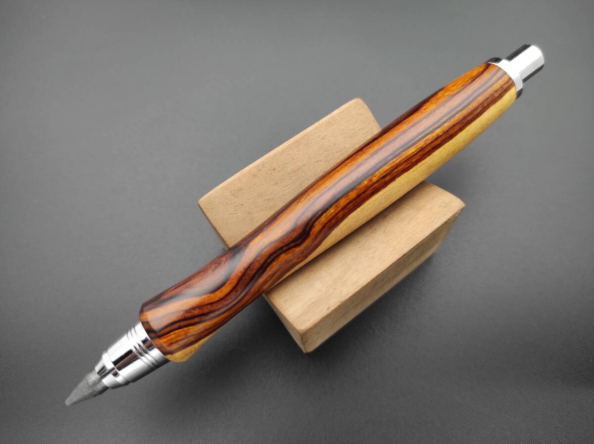 【FongLai Woodworks】5.6mm　芯ホルダー【デザートアイアンウッド　瘤材】two tone　二色材　Clutch Pencil_画像2