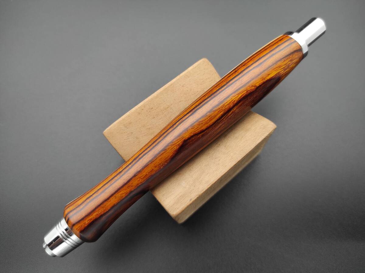 【FongLai Woodworks】5.6mm 芯ホルダー【デザートアイアンウッド 瘤材】two tone 二色材 Clutch Pencilの画像5